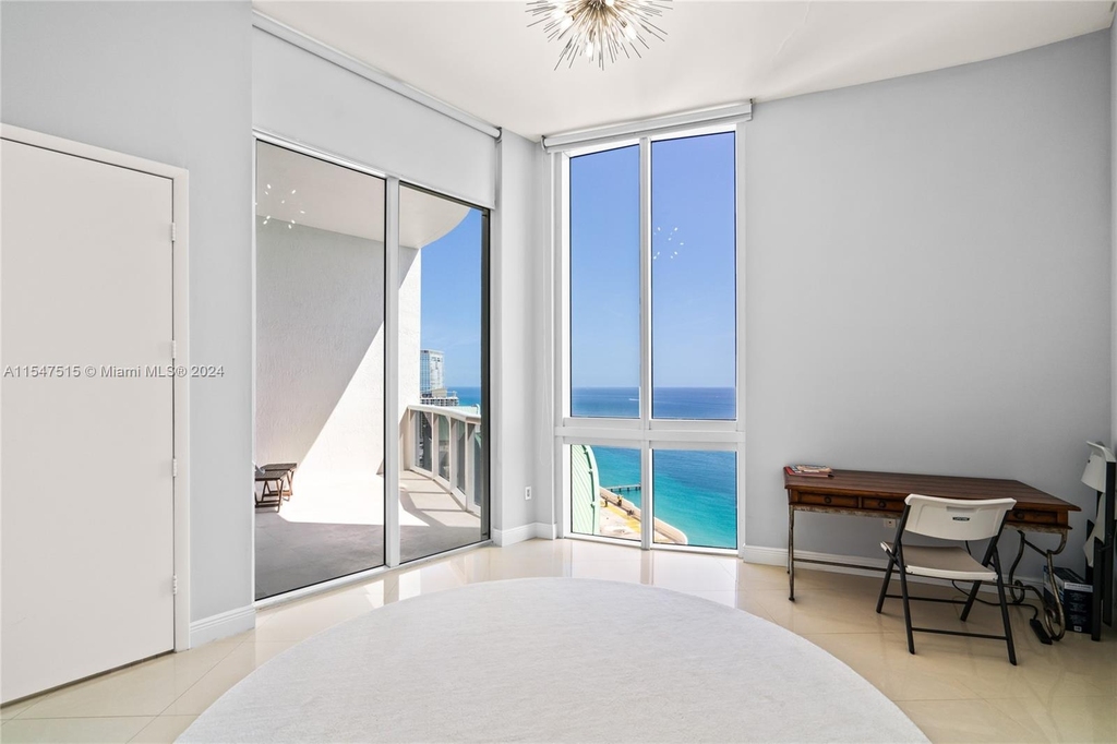 16001 Collins Ave - Photo 23