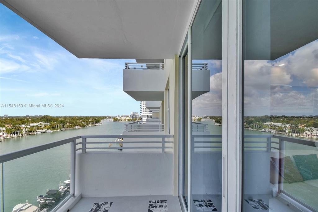 5600 Collins Ave - Photo 6