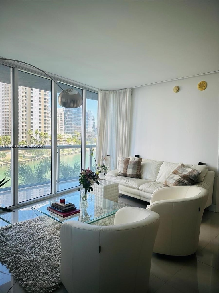 495 Brickell Ave - Photo 2