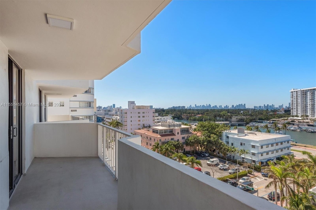 4301 Collins Ave - Photo 1