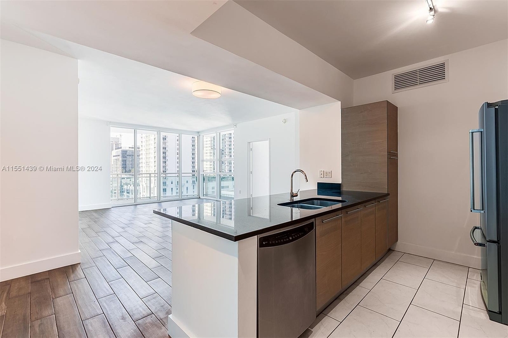 951 Brickell Ave - Photo 4