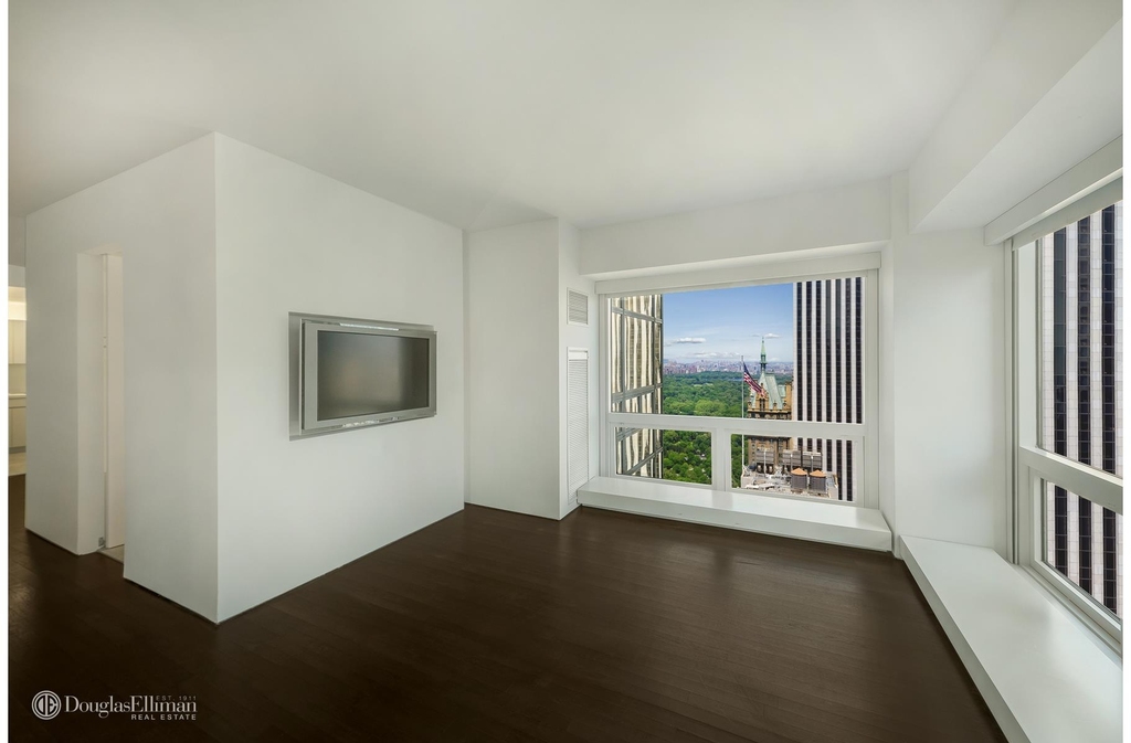 721 Fifth Ave - Photo 4