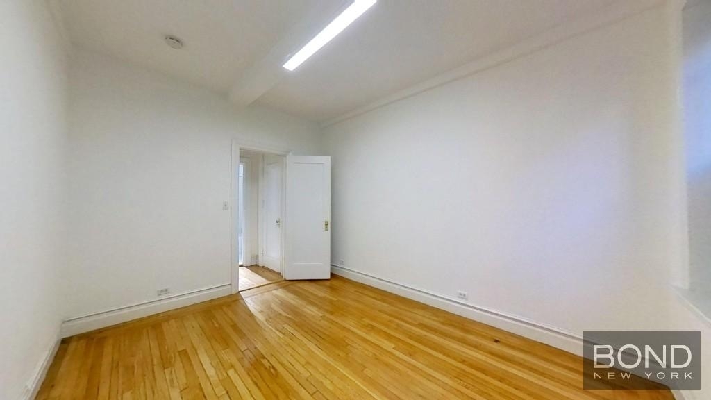 325 West 77th Street - Photo 7