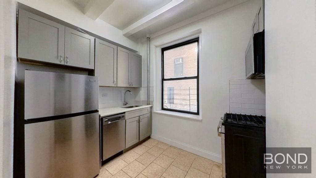 325 West 77th Street - Photo 2