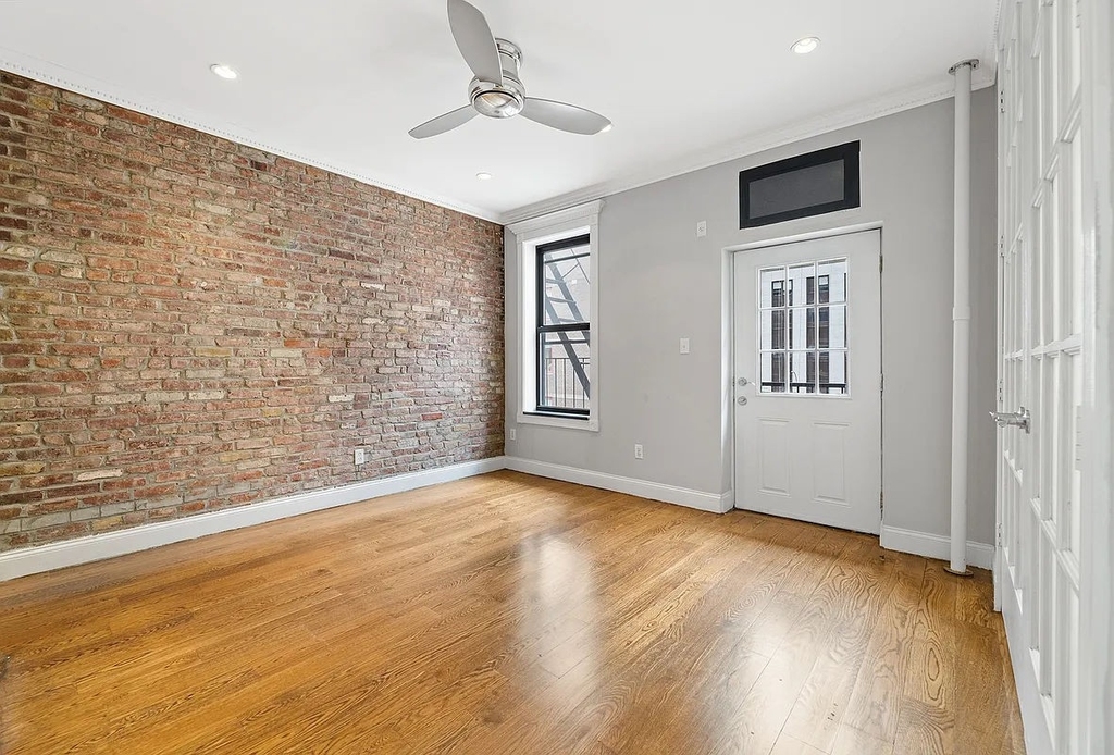 336 East 18th Street - Photo 1