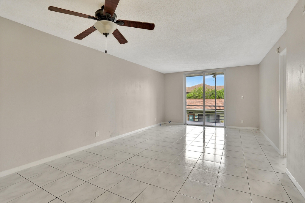 11651 Royal Palm Boulevard - Photo 32