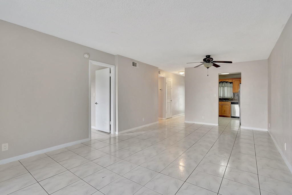 11651 Royal Palm Boulevard - Photo 33