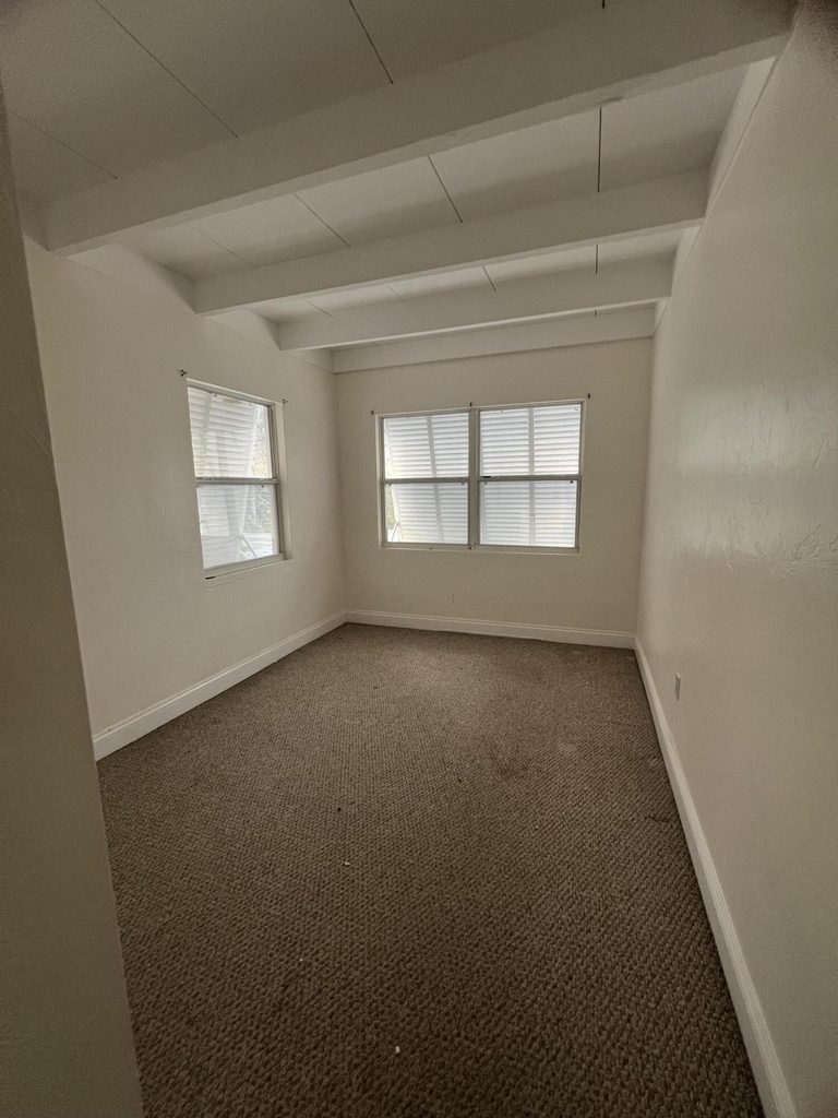805 Forrest Avenue - Photo 2