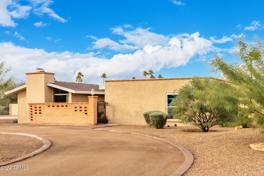 6922 E Cactus Road - Photo 1