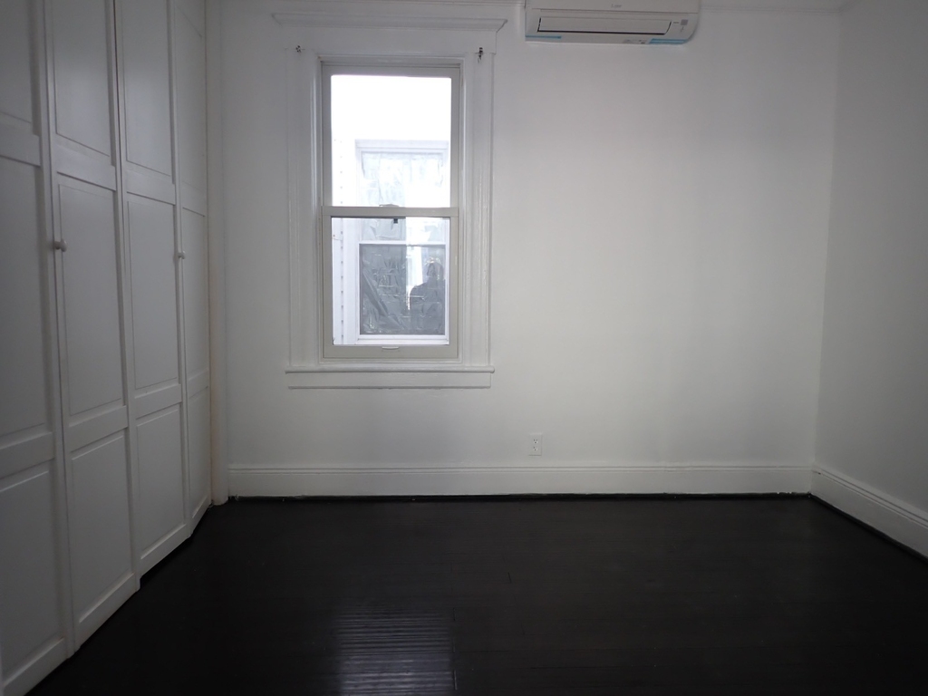 1162  East 42nd Street - Photo 6