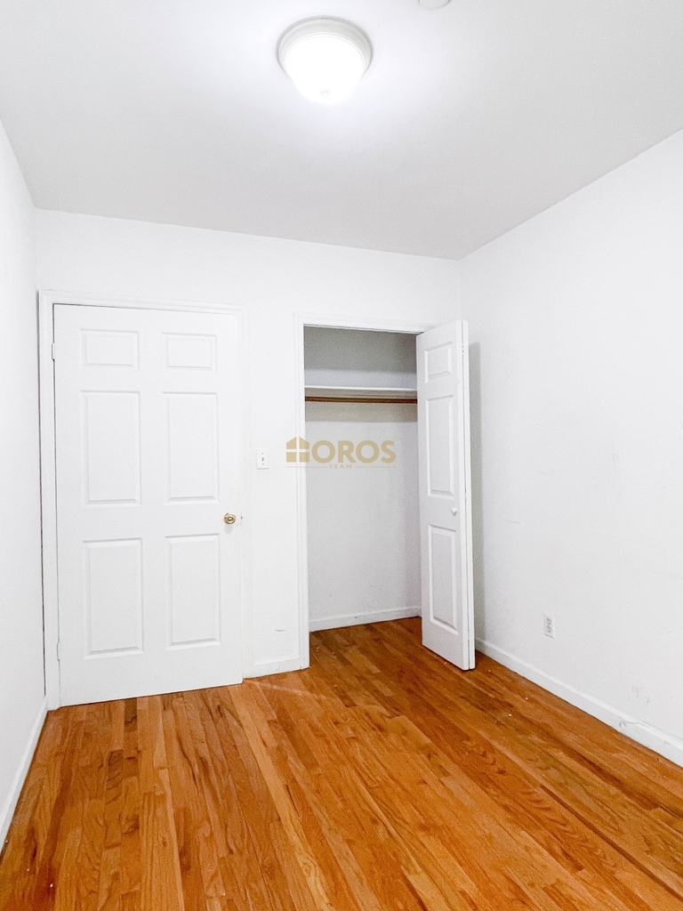 East 6th Street - Photo 8