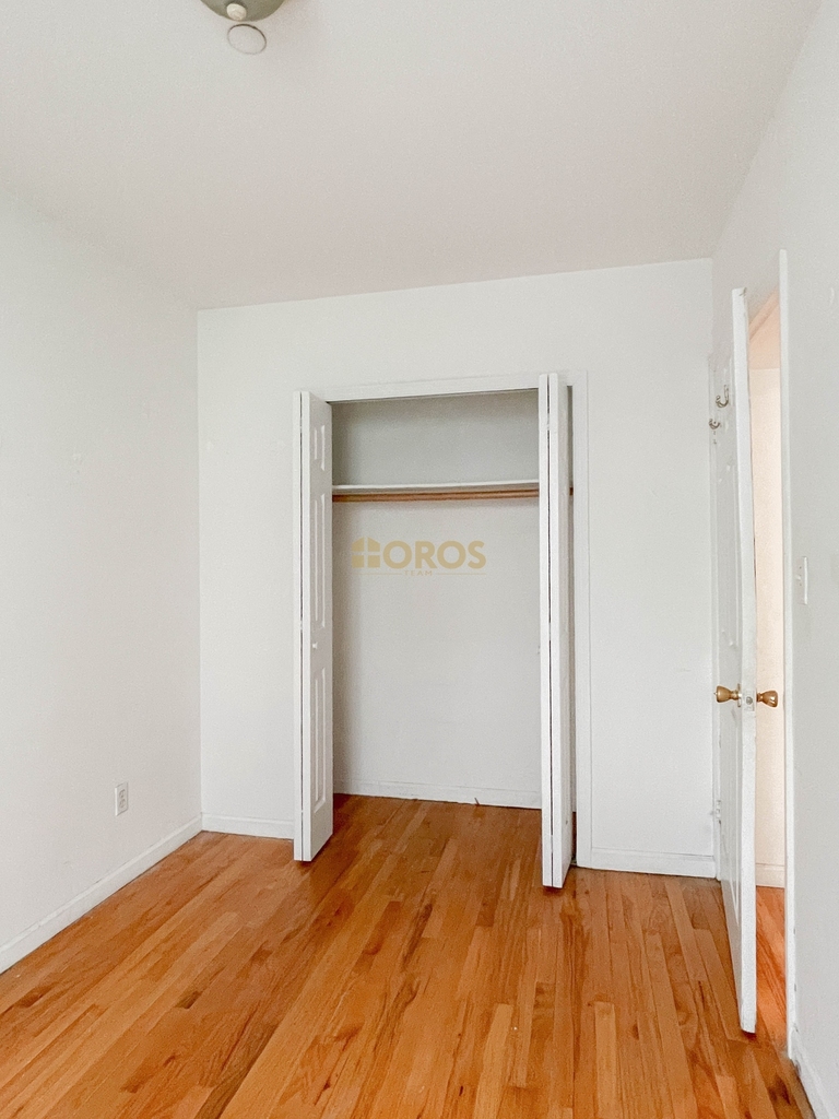 East 6th Street - Photo 6