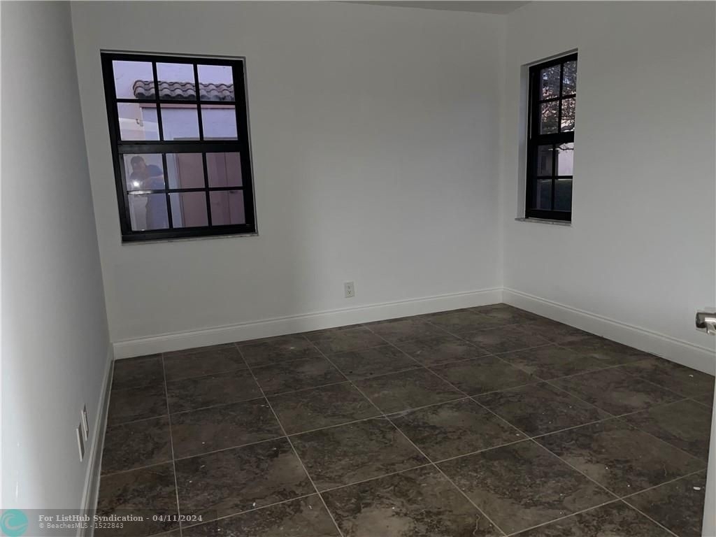 330 Norwood Ter - Photo 13