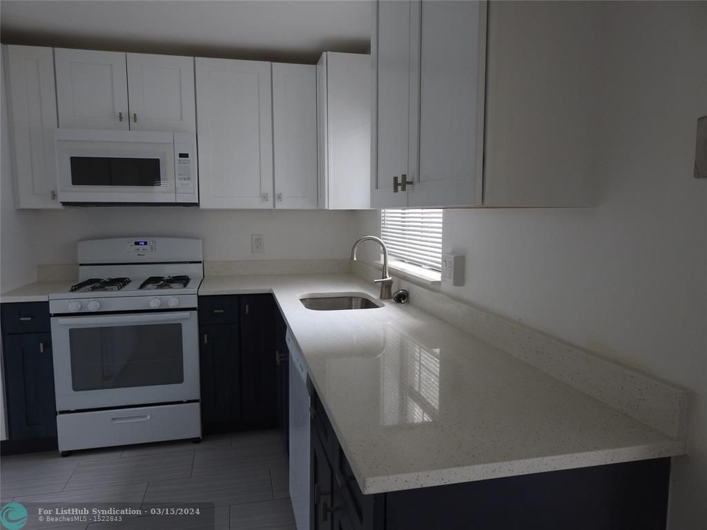 1534 Sw 10th Ave - Photo 7