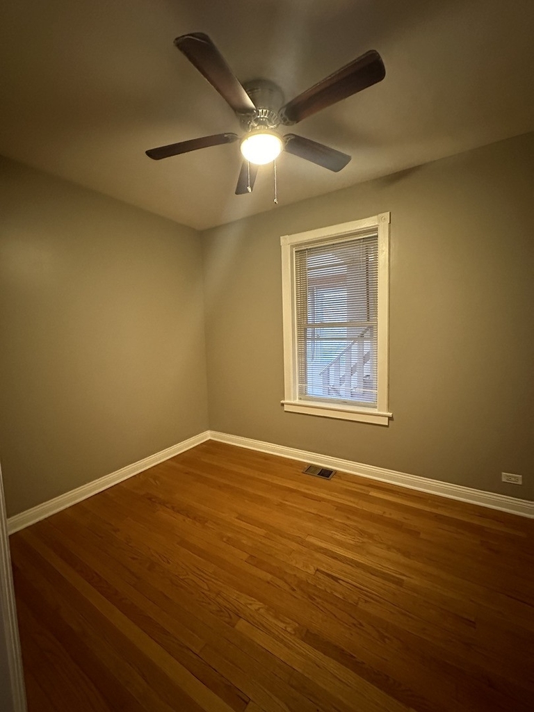 3403 N Hamlin Avenue - Photo 6