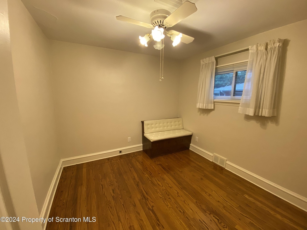 1833 S Webster Avenue - Photo 11