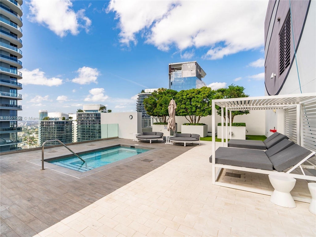 1010 Brickell Ave - Photo 21