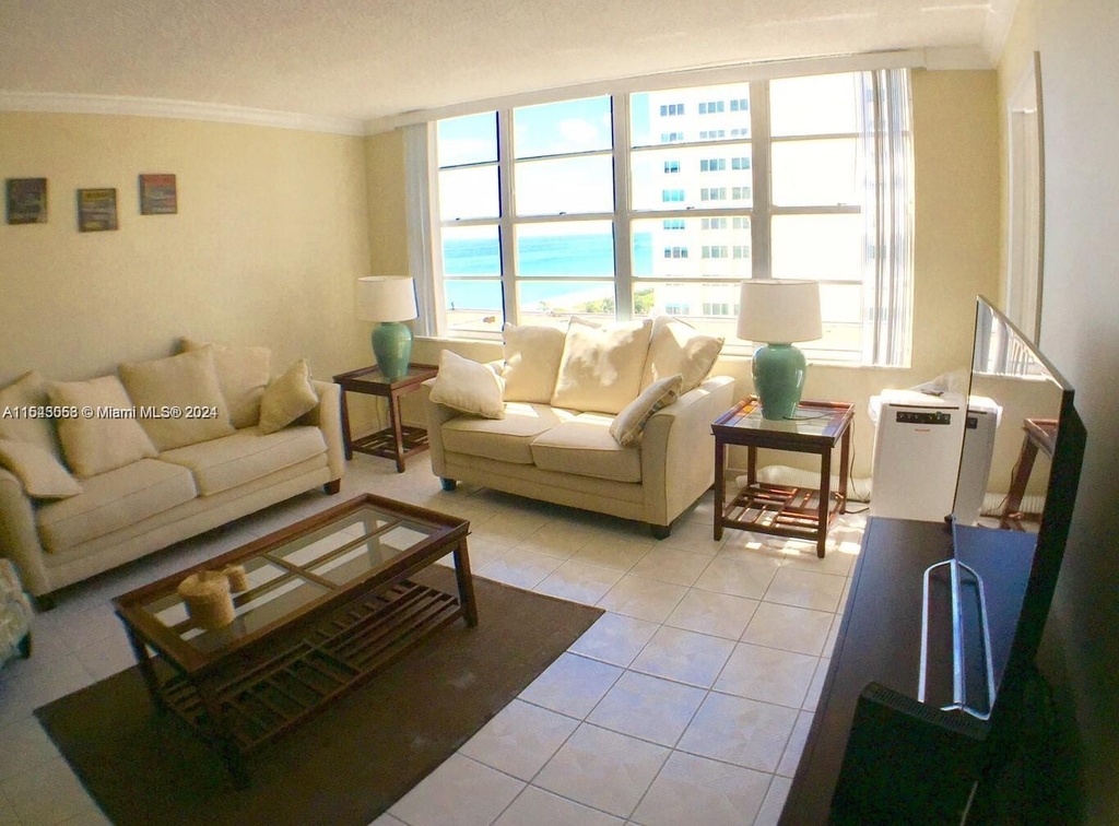 5401 Collins Ave - Photo 23