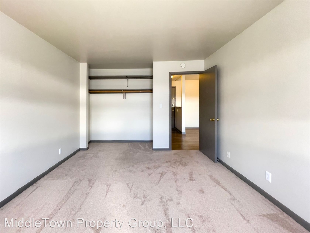 808 W Riverside Ave - Photo 13