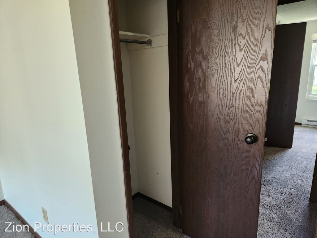 120 River St - Photo 1