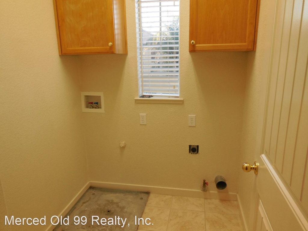 1365 Belmont Dr - Photo 20