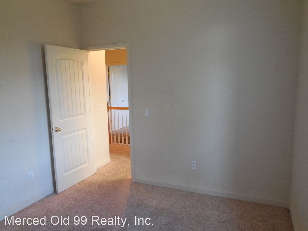 1365 Belmont Dr - Photo 12