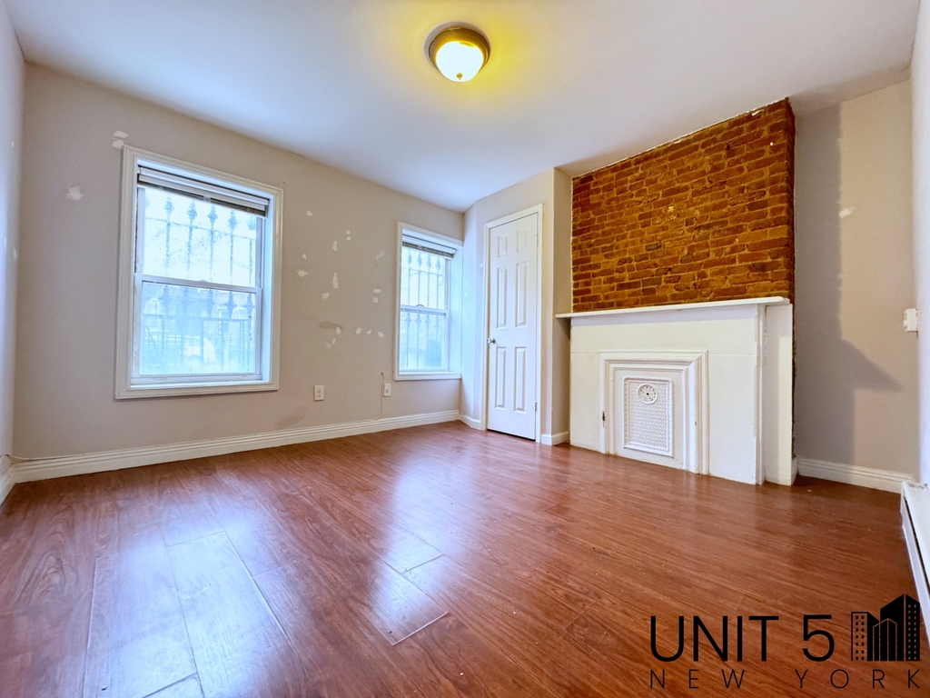 539 Chauncey Street - Photo 4