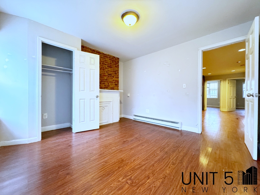 539 Chauncey Street - Photo 5