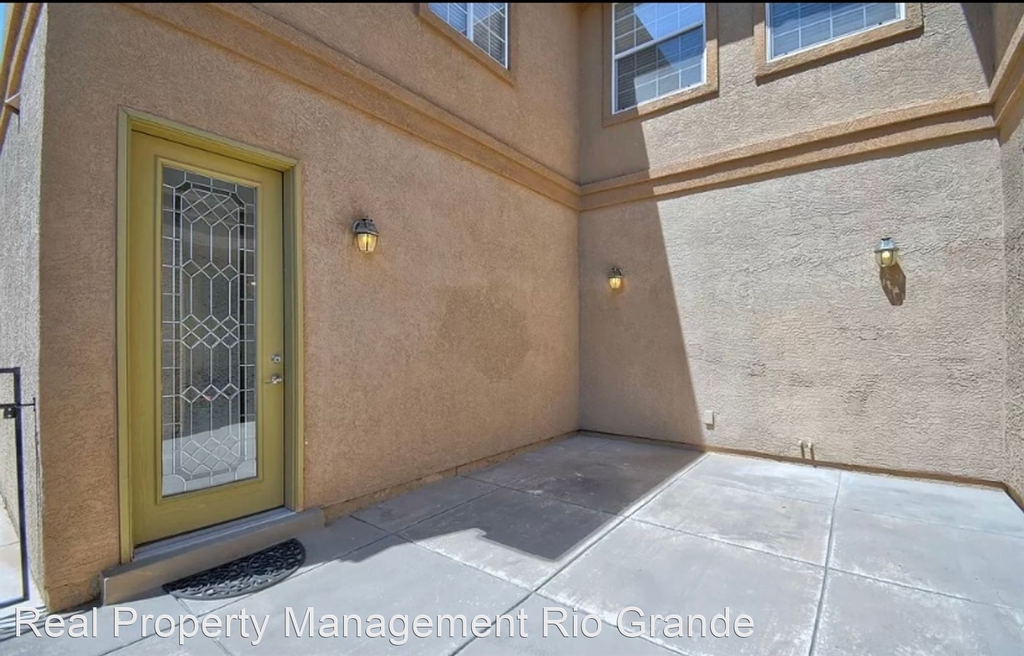 7109 Alamillo Rd Nw - Photo 2