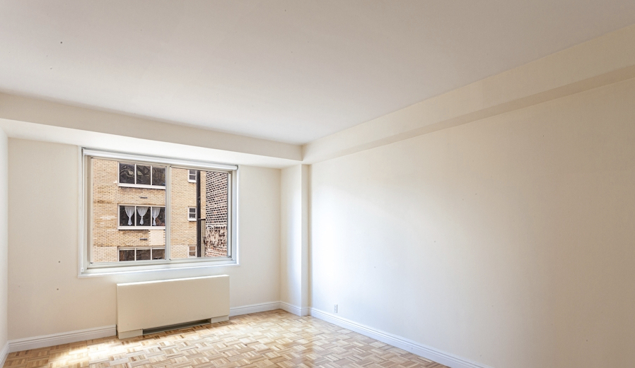 West Village 1-Bedroom Apartment for Rent - Photo 3