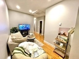 754 Huntington Ave - Photo 3