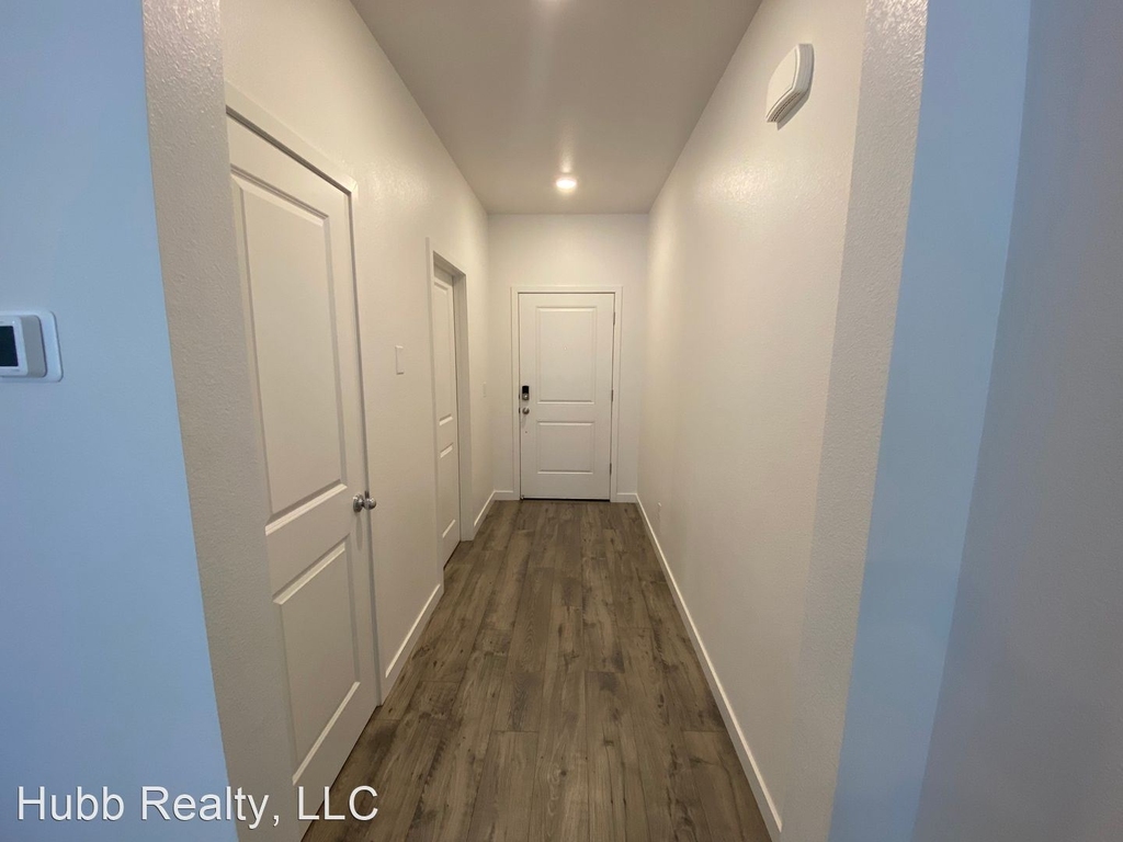 512 Winter Sky Drive - Photo 1