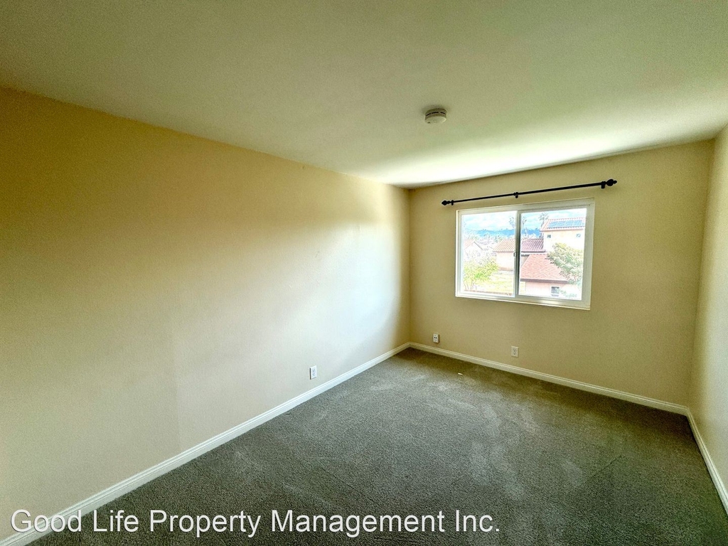 1220 N Grape St - Photo 13