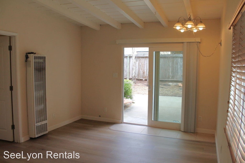 495 Hillview Street - Photo 11