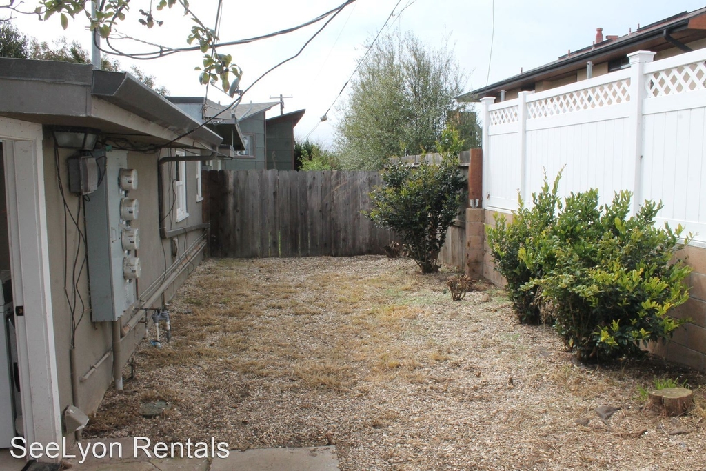 495 Hillview Street - Photo 8