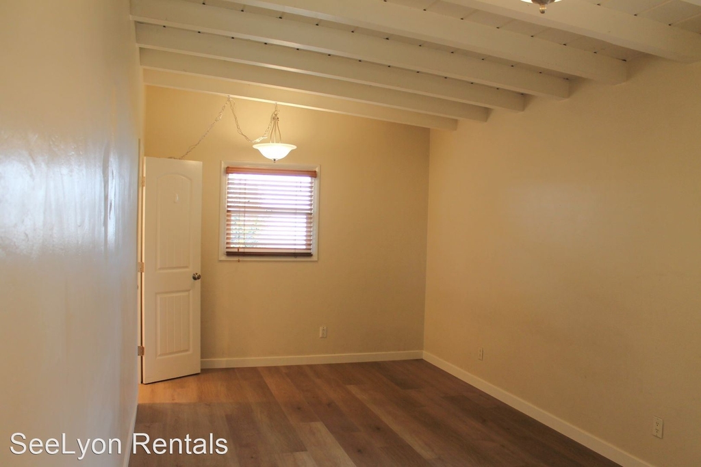 495 Hillview Street - Photo 13