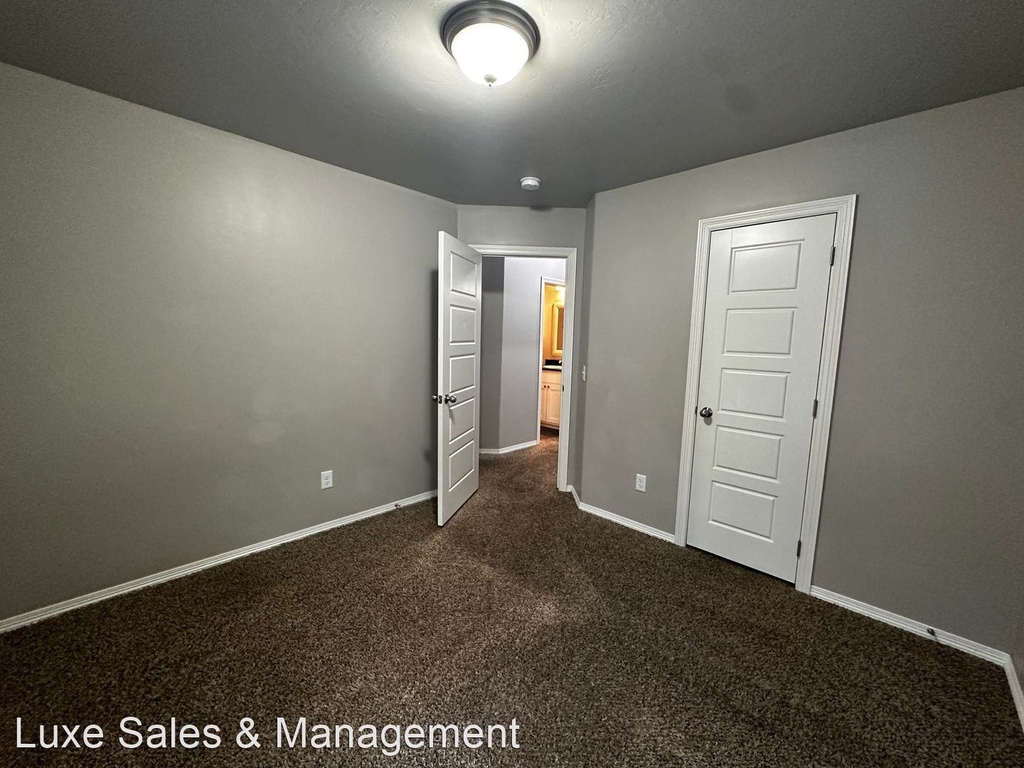 2225 Fallview Dr - Photo 21