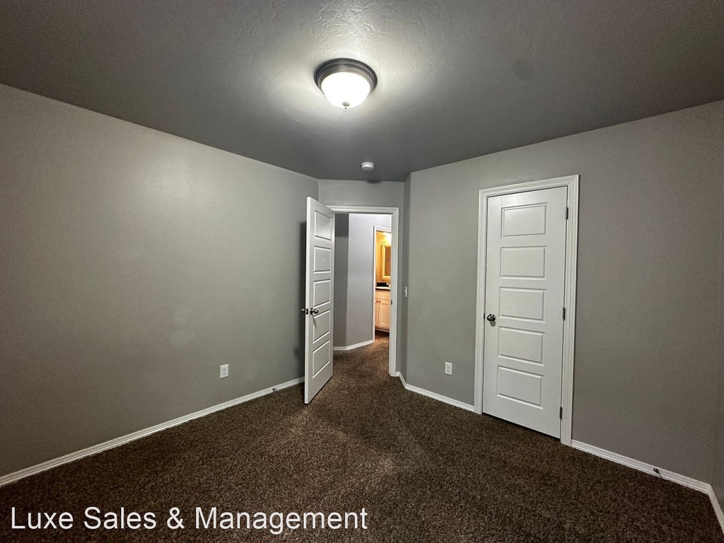 2225 Fallview Dr - Photo 23