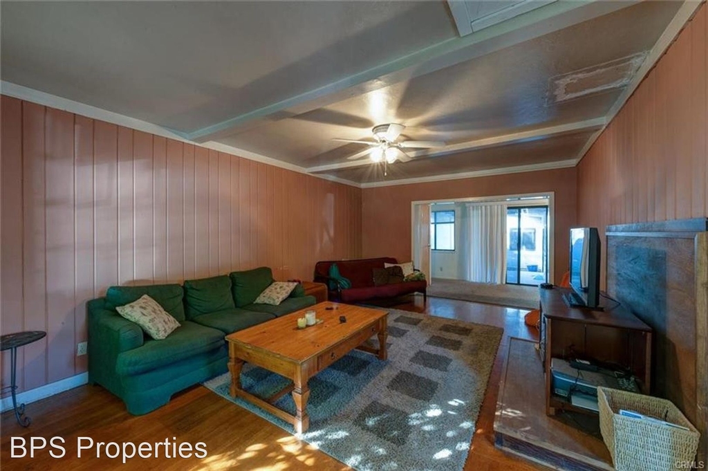 1447 Oleander Avenue - Photo 1