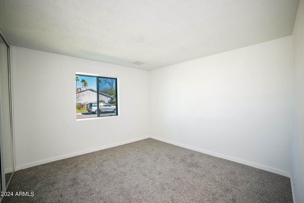 1609 W Mission Lane - Photo 11