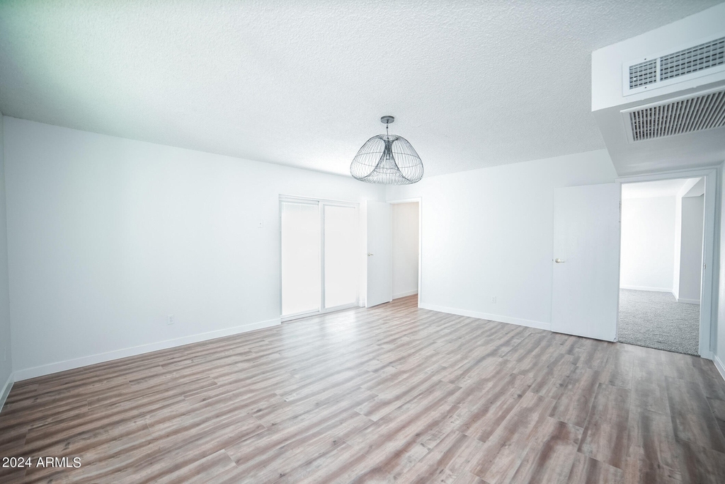 1609 W Mission Lane - Photo 7