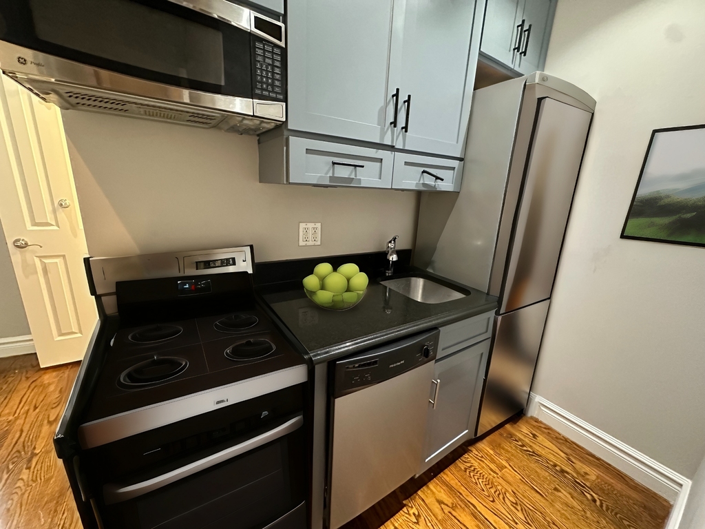 330 East 35th Street - Photo 1