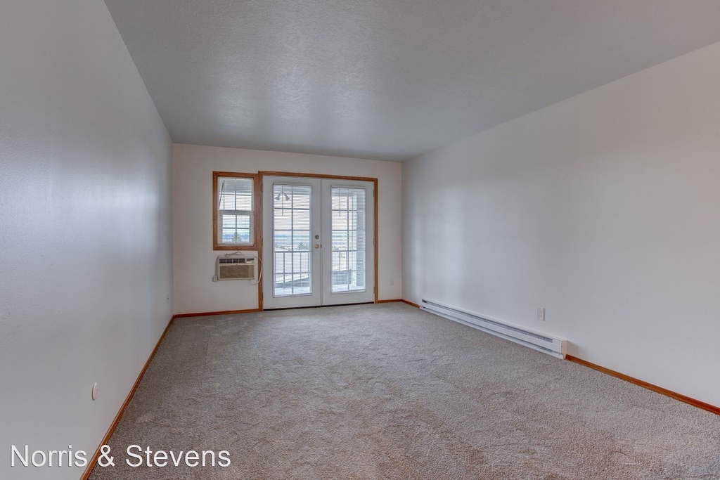 12240 Ne Siskiyou Street - Photo 4