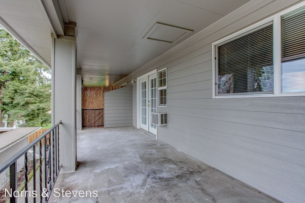 12240 Ne Siskiyou Street - Photo 10