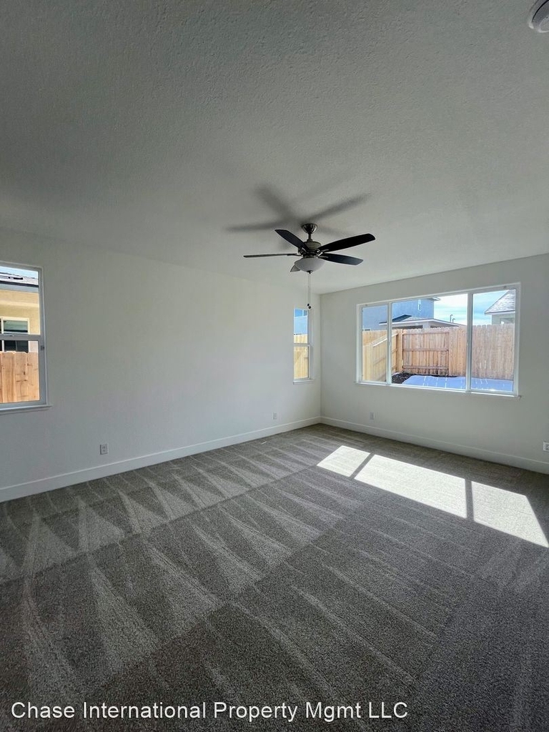 1217 Spur Way - Photo 10