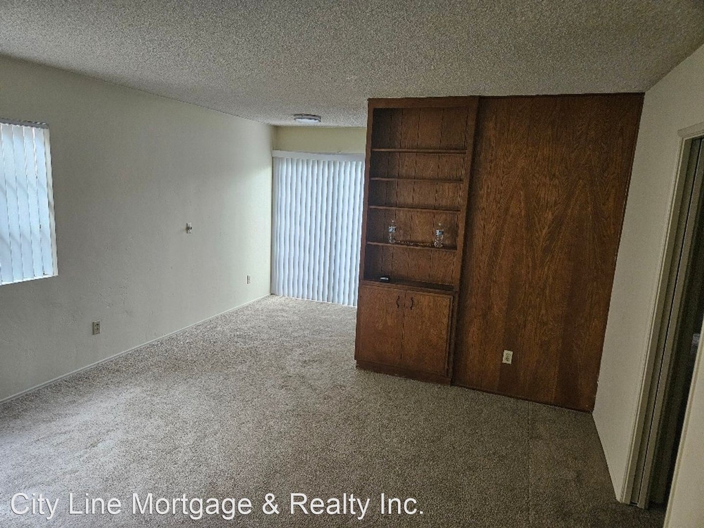 4163 44th Street - Photo 2