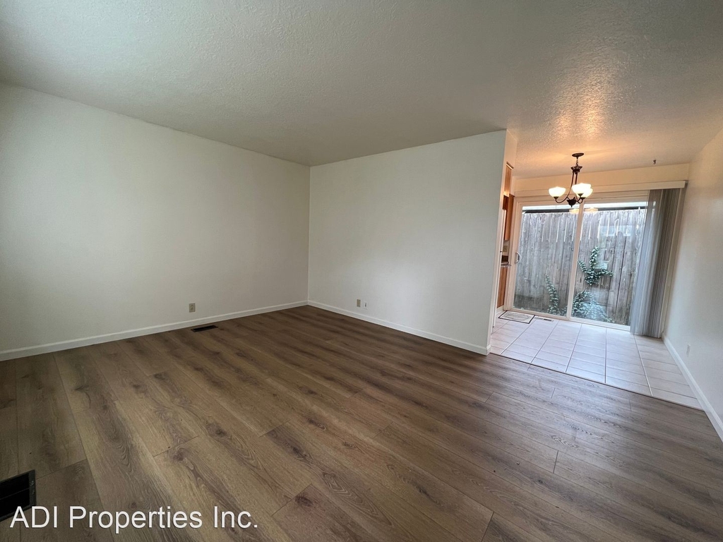 1139 Se Baseline St. #1 - Photo 2