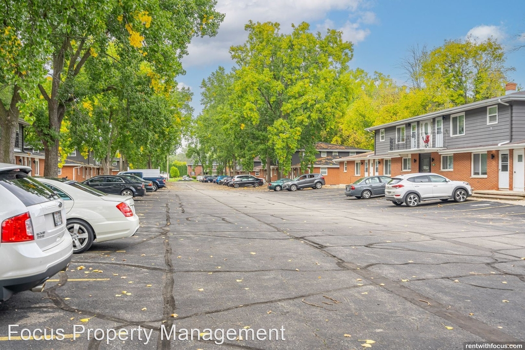 2254 Eastman Avenue - Photo 1