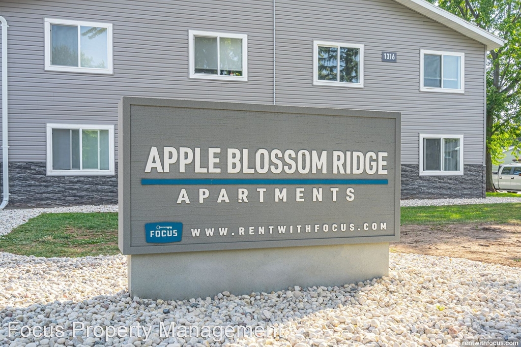 1004 Apple Blossom Drive - Photo 11