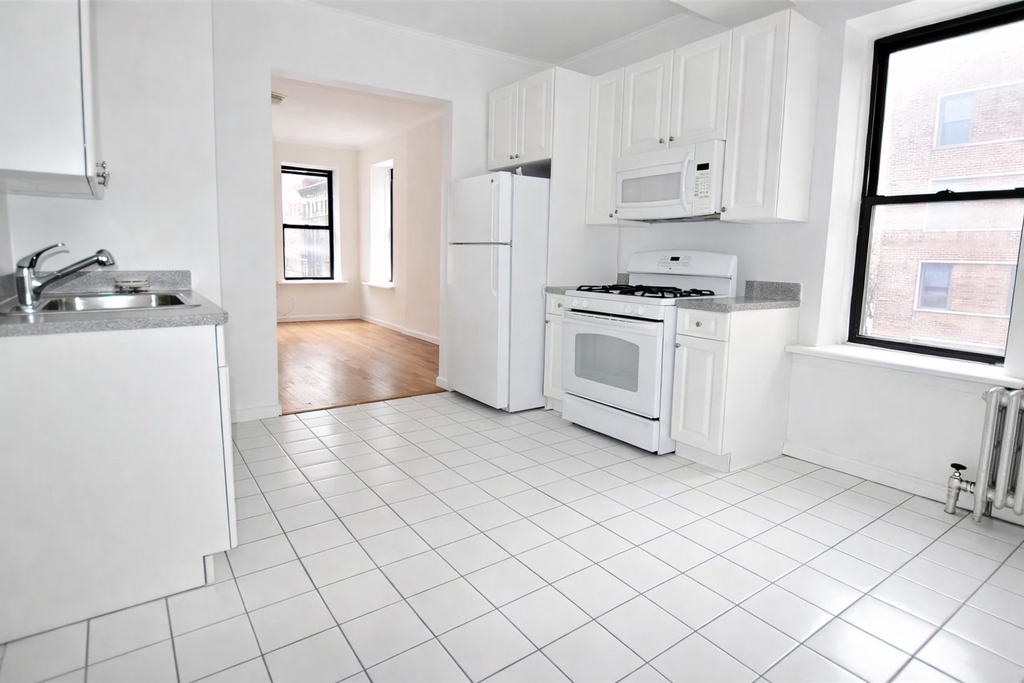 E 38th St - Photo 2